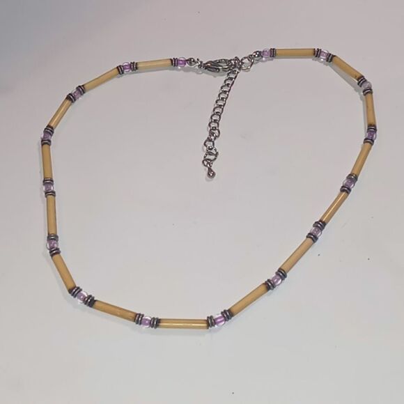 Beaded necklace - Picture 1 of 3